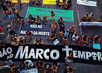Nossa terra é nossa mãe. Marco temporal, não!