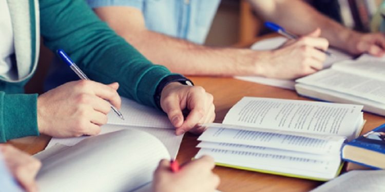 Mais de 3 mil cursos gratuitos de qualificação profissional são disponibilizados no Acre; confira