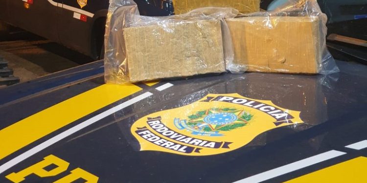 Mais de 3kg de drogas  são encontrados em ônibus que ia de Rio Branco com destino a Rondônia