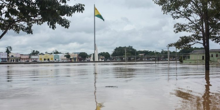 Vereadores de Rio Branco discutem ressarcimento de parcelas do IPTU pagas por atingidos pela enchente