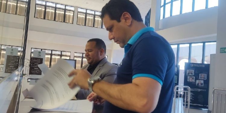 Vereador de Rio Branco encaminha à Justiça denúncia contra Marcus Alexandre