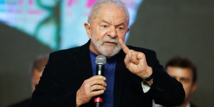 ‘Tiramos uma praga que tinha chegado a esse país’, diz Lula sobre Bolsonaro
