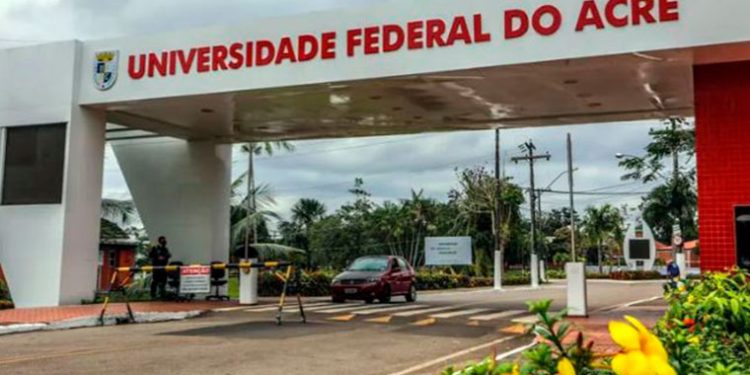 Centro de Idiomas da Ufac abre inscrições para 900 vagas nesta quarta-feira