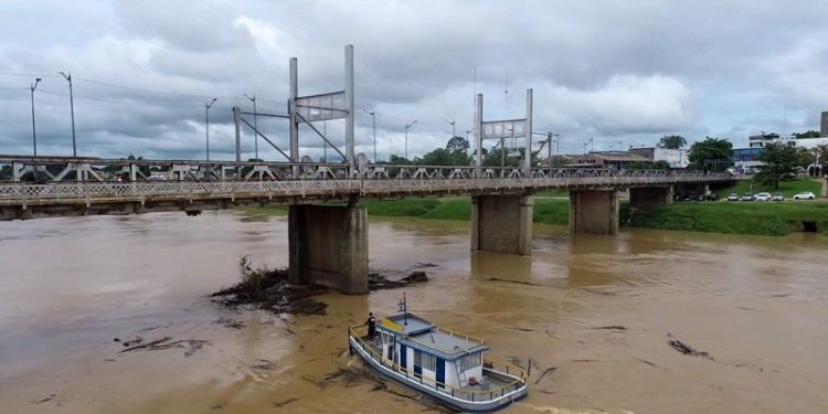Após quase um mês de interdição, obras na ponte Metálica ainda não foram iniciadas