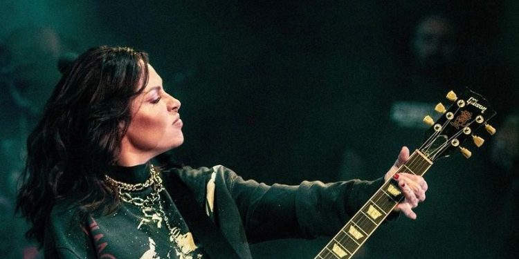 Show da Pitty é cancelado em razão de suspensão de voos para Rio Branco