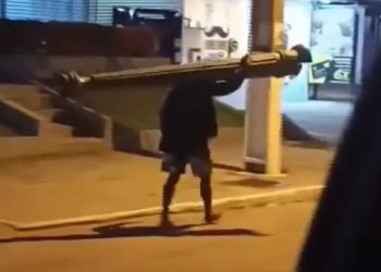 Homem é preso ao furtar poste de energia no interior do Acre