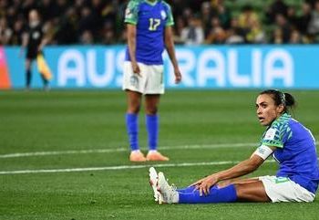 Brasil empata com a Jamaica, é eliminado e Marta dá adeus às Copas do Mundo