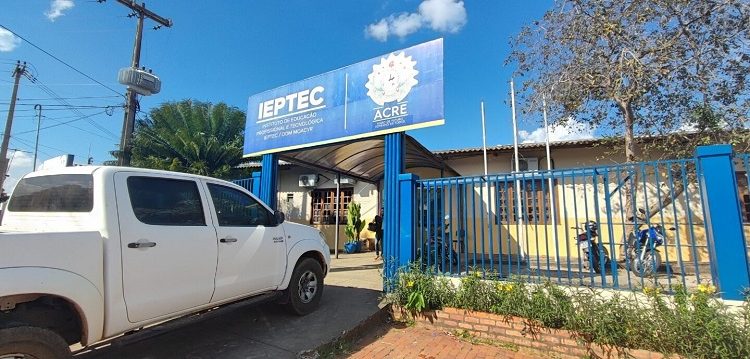 Prazo para inscrições do processo seletivo para cargo de professor-tutor do Ieptec termina nesta terça-feira