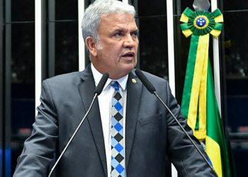 Senador acreano defende que todos estudantes do país tenham passe livre no transporte público