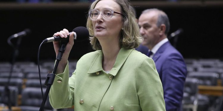 Câmara aprova protocolo para coibir violência contra mulher em boates