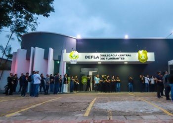 Homem alega ser espancado por policiais após ser confundido com assaltante em Rio Branco