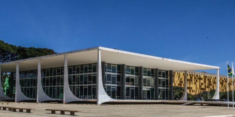 STF reconhece ofensas contra comunidade LGBTQIA+ como injúria racial