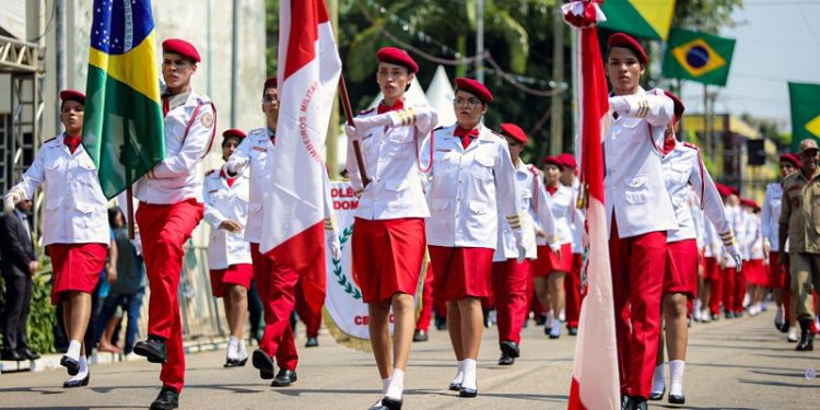 Acre celebra democracia em desfile de comemoração aos 201; confira a galeria de fotos