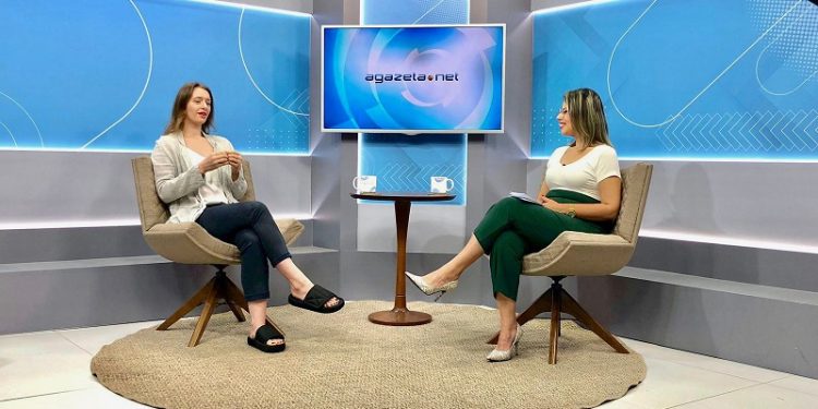 Jovem russa troca cidade natal na Rússia pela calorosa Porto Walter no Acre