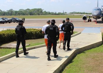 Presidiários envolvidos na rebelião em presídio de Rio Branco são transferidos para outros estados