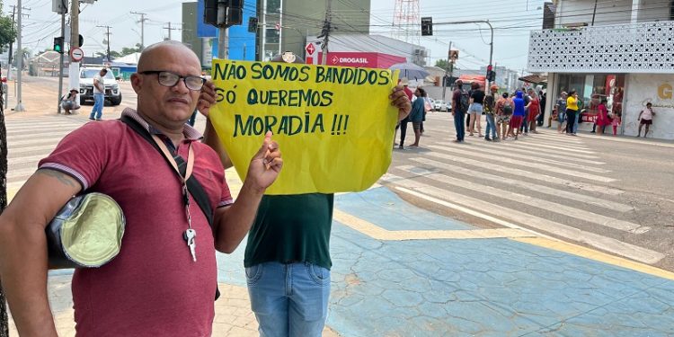 Famílias da ‘Terra Prometida’ não aceitam proposta do Governo e realizam manifestação em Rio Branco