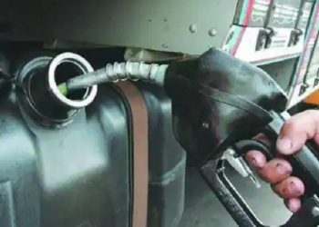 Preço do diesel deve ficar mais caro nesta terça com volta de impostos federais
