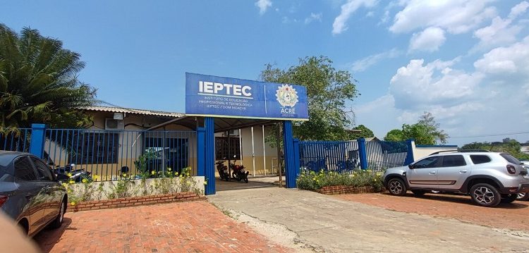 Acre abre processo seletivo para bolsista docente mensalista do Ieptec; saiba mais