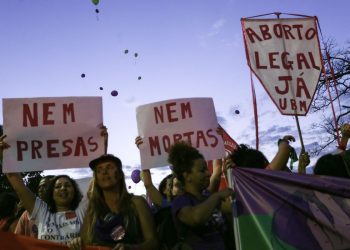 Legalização do aborto volta ao debate público com julgamento no STF