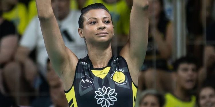 Morre Walewska, campeã olímpica pela seleção de vôlei, aos 43 anos