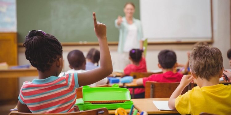 Alfabetização infantil ainda é desafio para o Brasil; entenda