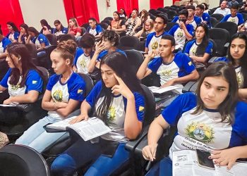 Pré-Enem Legal vai promover aulões online e transmissões ao vivo, via internet