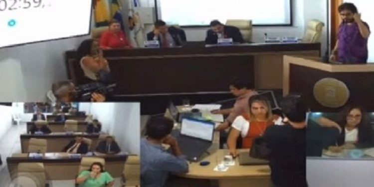 “Falou que nós deveríamos criar vergonha na cara”, diz o músico após discussão com líder do prefeito na Câmara de Rio Branco
