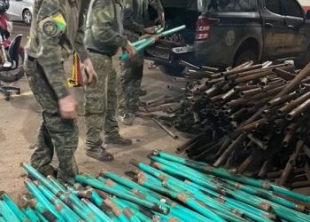 Cerca de 460 kg de drogas escondidas em ferros de andaimes são apreendidas no interior do Acre