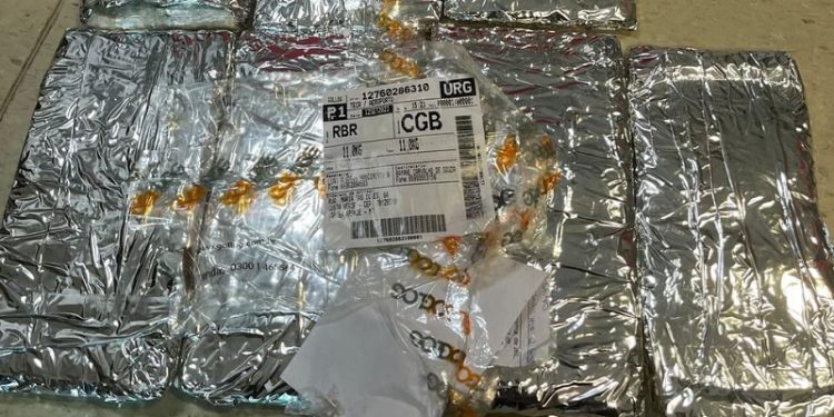 Três pessoas são presas em operação contra esquema de tráfico de drogas no Acre