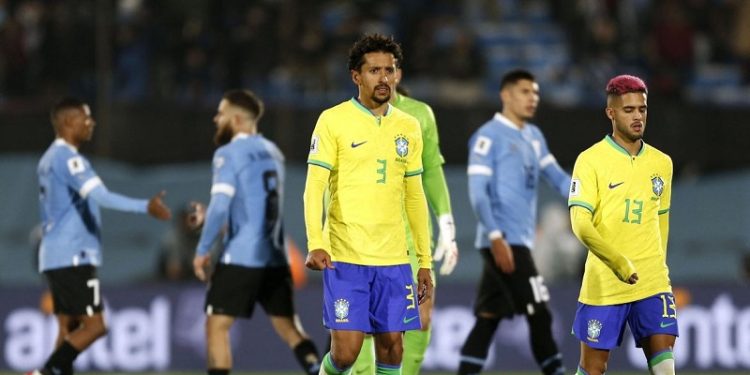 Eliminatórias: Brasil perde para Uruguai em noite para esquecer