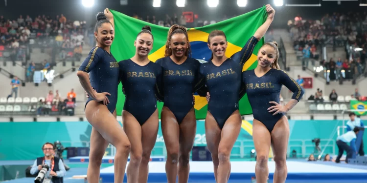 Brasil é prata na disputa por equipes na ginástica artística feminina