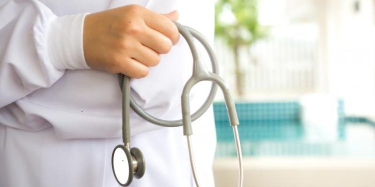 No Acre, médicos prorrogam estado de greve à espera de confirmação de pagamentos