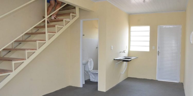 Menos de um mês após entrega, casas doadas pela Prefeitura de Rio Branco são colocadas à venda