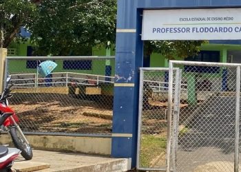Professor filmado em ato sexual com aluno de 15 anos é afastado do cargo em Cruzeiro do Sul