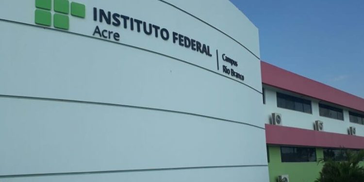 Concurso público do Ifac é divulgado com 96 vagas; salários chegam a quase R$ 5 mil