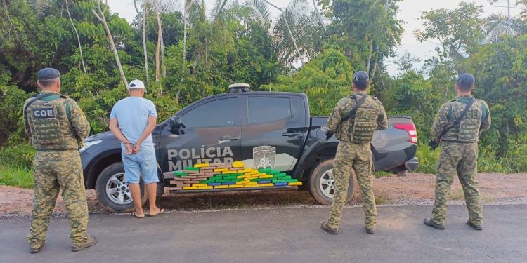 Motorista é preso com quase 60 quilos de droga no interior do Acre