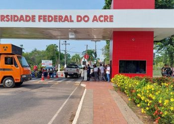 Professores da Ufac aderem à paralisação nacional nesta terça-feira; entenda