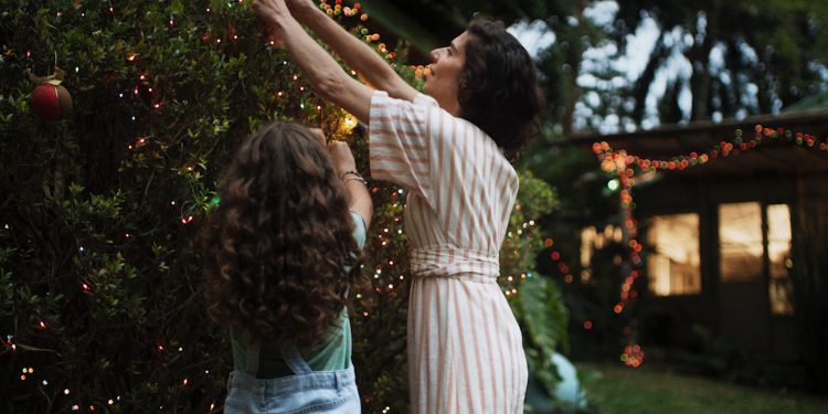 O Boticário aborda o fenômeno da intimidade artificial e incentiva a conexão genuína nas relações humanas em  sua campanha de Natal