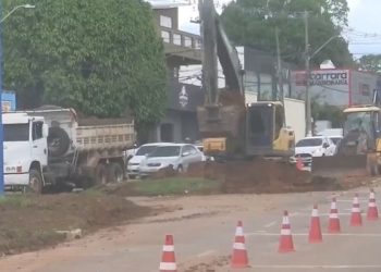 Rotatória na Estrada Dias Martins é interditada para início das obras de elevado