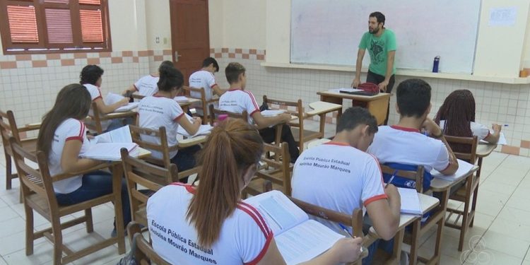 Devido alagações, mais de 140 mil alunos da rede pública do Acre terão ano letivo estendido até 2024
