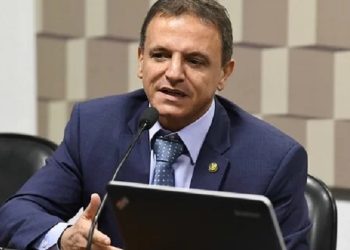 Márcio Bittar afirma que Dino não vai abandonar ideologia comunista: ‘Ele quer o comunismo’