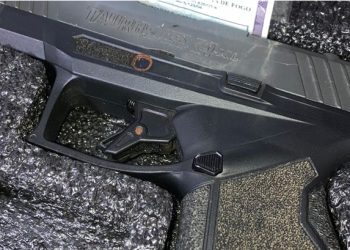 Suspeito de efetuar dez tiros contra casa da ex-companheira tem arma apreendida no Acre