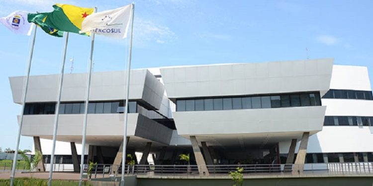 Tribunal de Justiça do Acre divulga edital de processo seletivo; veja as vagas