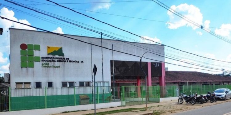 Ifac se manifesta sobre caso de professor acusado de agredir aluno no interior do Acre; veja