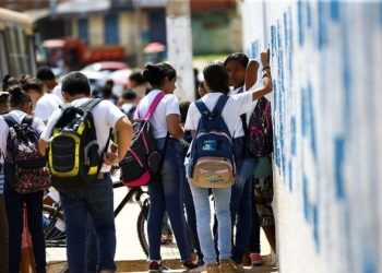 Pisa: 7 em cada 10 alunos brasileiros do ensino médio não conseguem resolver contas simples
