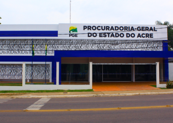 Gladson autoriza abertura de estudos para dois concursos públicos da Procuradoria-Geral do Estado