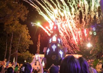 Ornamentação natalina na Praça da Revolução em Rio Branco segue até domingo (14)