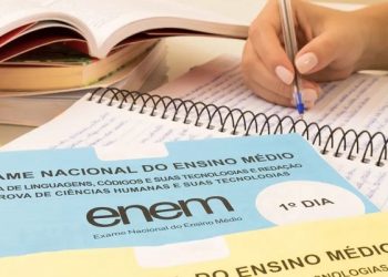 MEC anuncia que alunos do 3º ano vão receber incentivo financeiro para fazer Enem