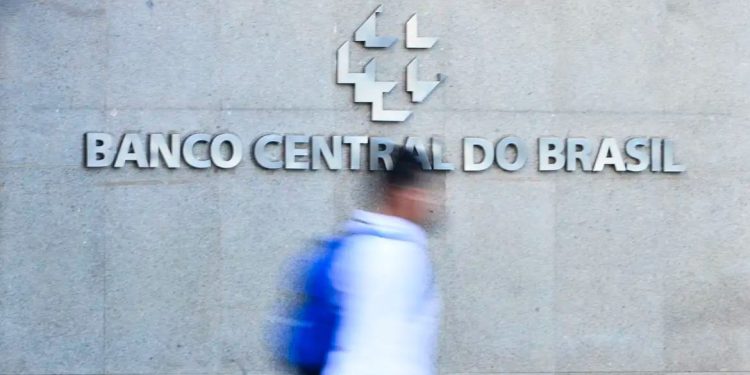 Banco Central divulga edital de concurso para analista