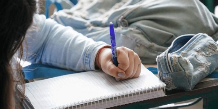 Pé-de-Meia: saiba como funciona programa de benefício financeiro a estudantes da rede pública